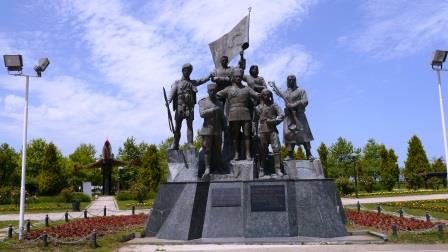 2014-05-16-nr04-TR-Samsun-Bandirma Museum-Atatürk Denkmal